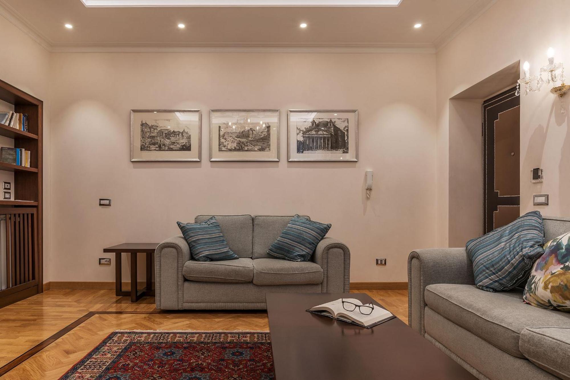 900 Emilia/corte Rom